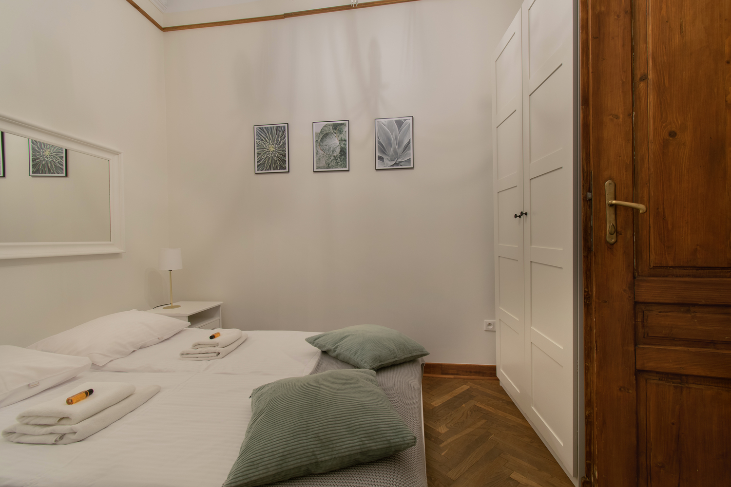Bedroom 2 (no window)
